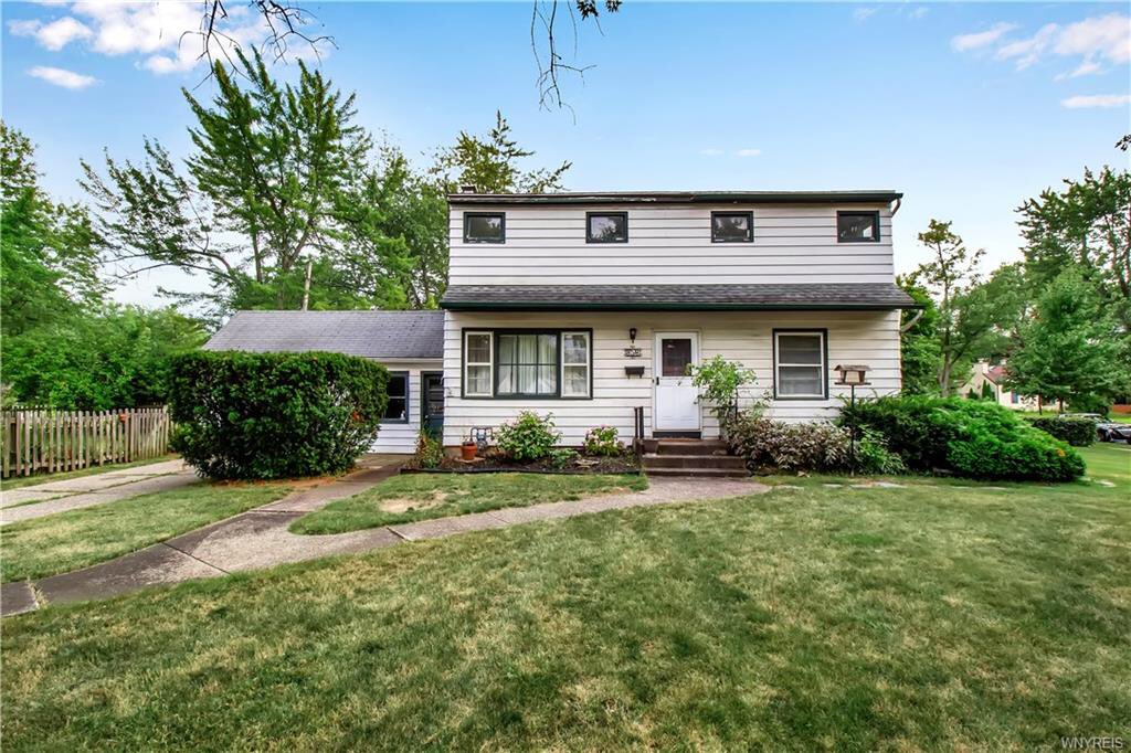 DominickSells's tweet photo. Stop by the open ๐ก house -
Today 9/07/19 1:00 - 3:00pm.
๐ฅThis home is priced to sell!!๐ฅ
Welcome to 353 Burroughs Drive! #openhouse #amherst #buffalorealtor #huntrealestate
โฌ๏ธ โฌ๏ธ
https://t.co/EqiB4y8mDs https://t.co/8xLUCLHfnJ
