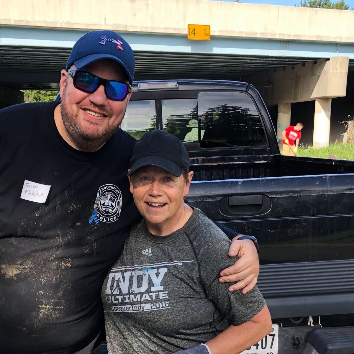 Fletch4Senate36's tweet photo. Today we joined our friends in the Bean Creek Neighborhood with their neighborhood clean up! @BeanCreekNA #SoIndy https://t.co/fLLOqxuj5I