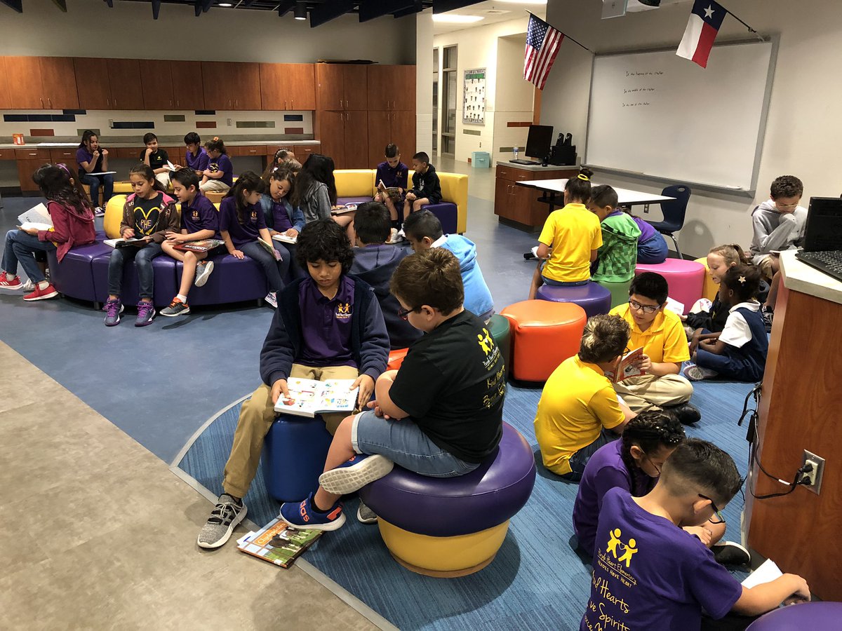 Everyone was excited to meet their book buddies for the first time! My 5th Grade and @MCVega_PHE ‘s 2nd Grade Heroes enjoyed reading to each other. 📚 #TeamSISD #BeEXTRAordinary