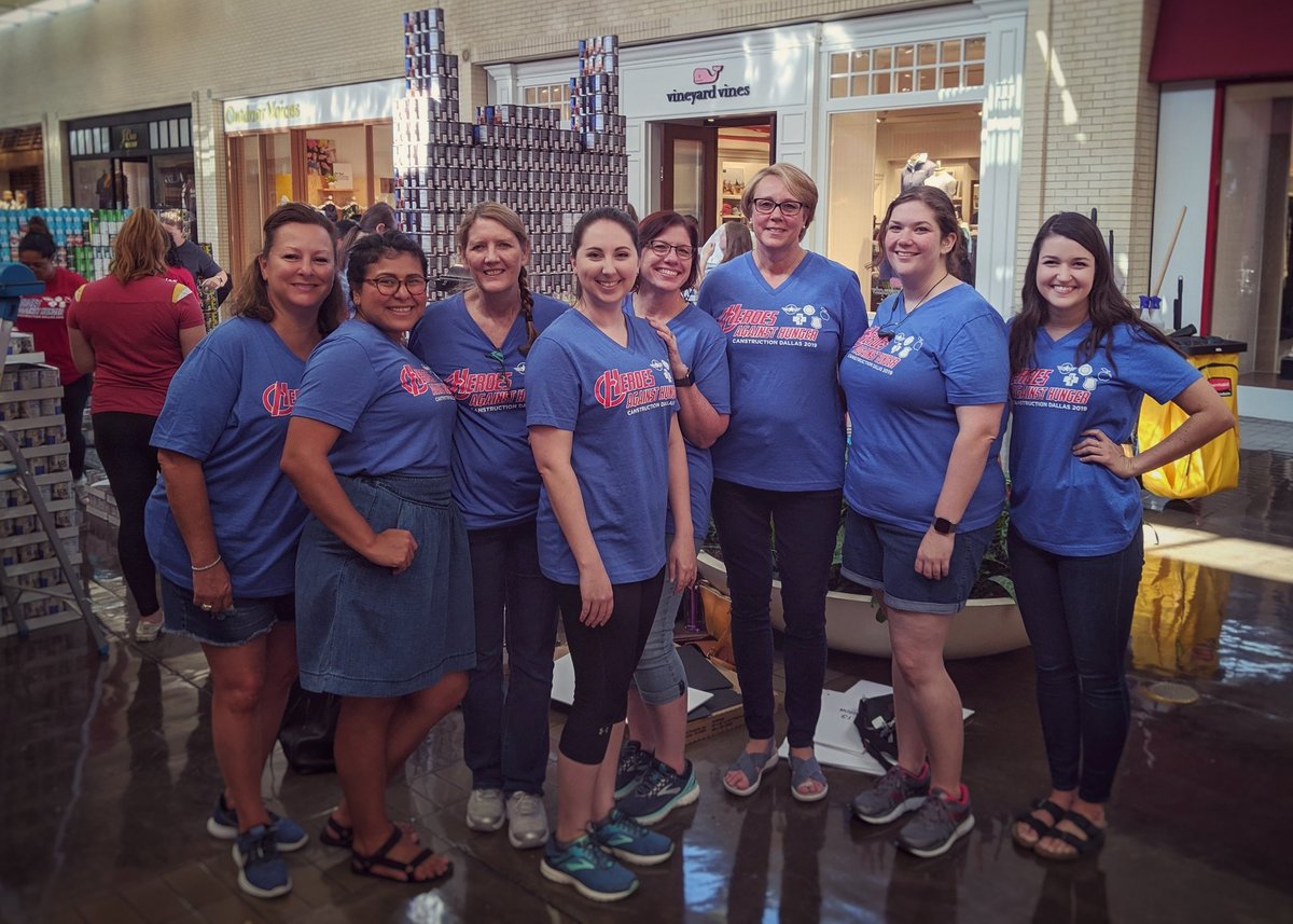 rpgruber3's tweet photo. A huge thank you to our amazing committee. Without you this event would not be possible. It is awesome to be surrounded by awesome heroes!
#canstructiondallas @ntfb #canstruction #myhero https://t.co/i0a00yrUUQ
