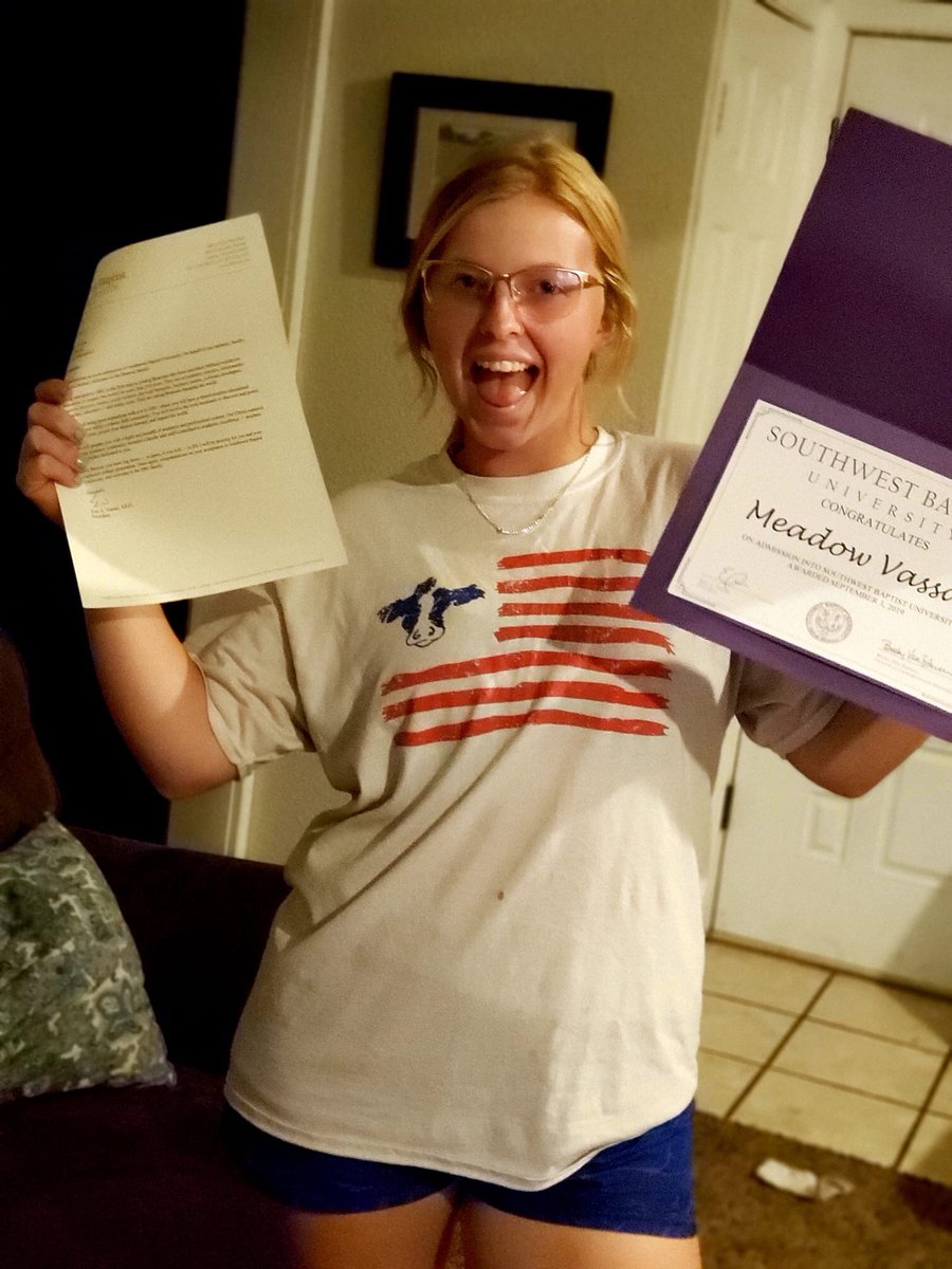 topgun_skim's tweet photo. @mskye01 celebrating some mail! 

@mskye01 
@SBUSoftball18 https://t.co/5rJL3hYqqD