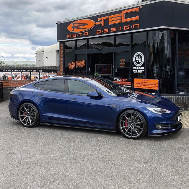 RtecAutoDesign's tweet image. Lovely Tesla Model S now sitting on a set of Vossen 21” rims , also featuring lower spoiler set and some de-chroming , #rtec #rtecautodesign #stalbans #tesla #modifiedtesla #models #teslamodels #electriccars modifiedelectriccars #customtesla #sicktesla ift.tt/2PRQzpC