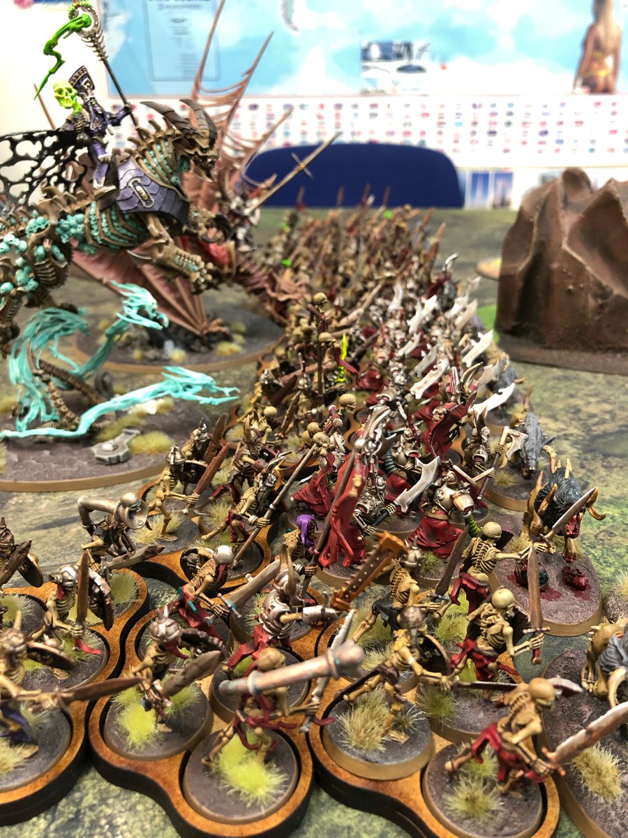 bringbackthor's tweet photo. For the hooooooorde!!! #skeletonhorde #arkhantheblack #vampirelordonzombiedragon #ageofsigmardeath #ageofsigmar #warhammer #rsgt2019 #NoTAoS #ウォーハンマー #ウォーハンマーエイジオヴシグマー #japan https://t.co/3qaxrqUmtD