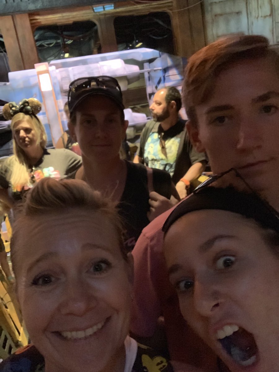 EKovalsky's tweet image. #galaxiesedge @WaltDisneyWorld #backtobatuu