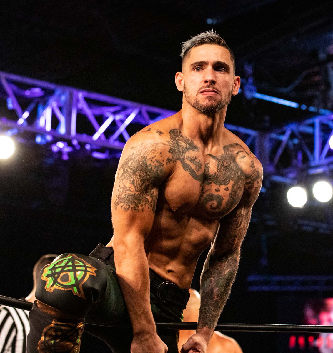 Kane_B13's tweet photo. Some photos from Evolve's 10th Anniversary show, as seen on the @WWENetwork. Anthony Henry vs Arturo Ruas #Evolve131 #IndieWrestling #GrudgeMatch https://t.co/eJAT9Rkh7H
