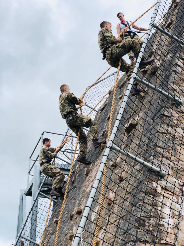 131Commando's tweet image. @131Commando and @RoyalMarines #reservists complete Bottom Field tests and try out the #Tarzan. One step closer to getting #GreenBeret @Proud_Sappers @24CdoRE