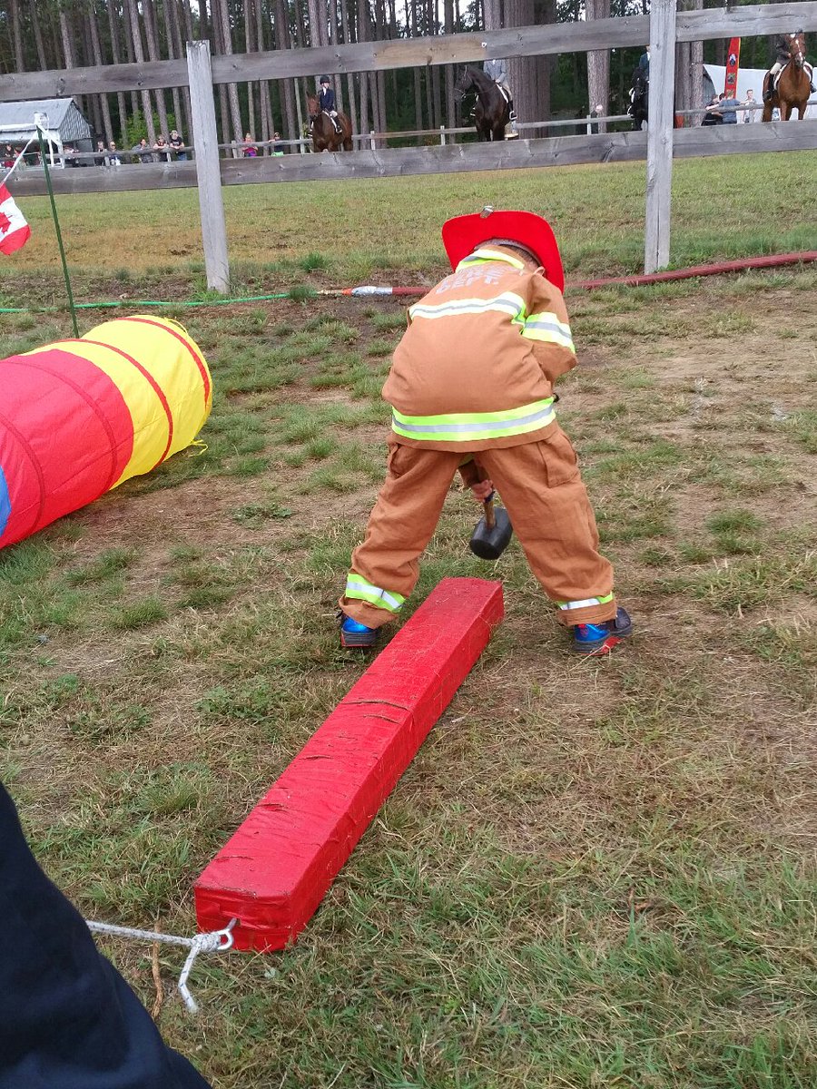 GravenhurstFIRE's tweet photo. ...ready for "the Class of 2029!"
FUN with the Junior Firefighter Challenge at the #SevernBridgeFallFair" on right now at the fairgrounds!
A great place to be on a great fall #Muskoka Saturday afternoon! https://t.co/d88s433kuR