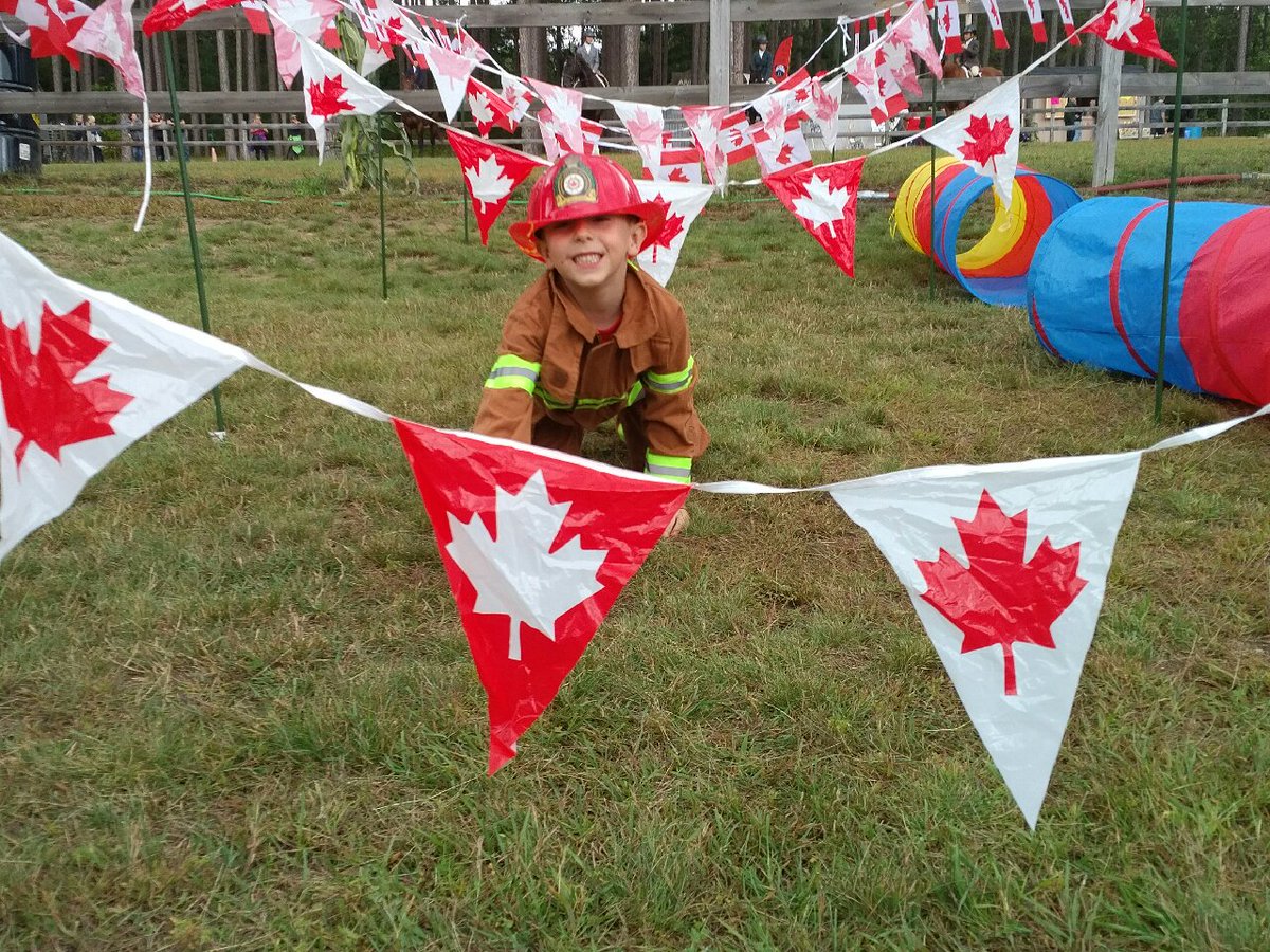GravenhurstFIRE's tweet photo. ...ready for "the Class of 2029!"
FUN with the Junior Firefighter Challenge at the #SevernBridgeFallFair" on right now at the fairgrounds!
A great place to be on a great fall #Muskoka Saturday afternoon! https://t.co/d88s433kuR