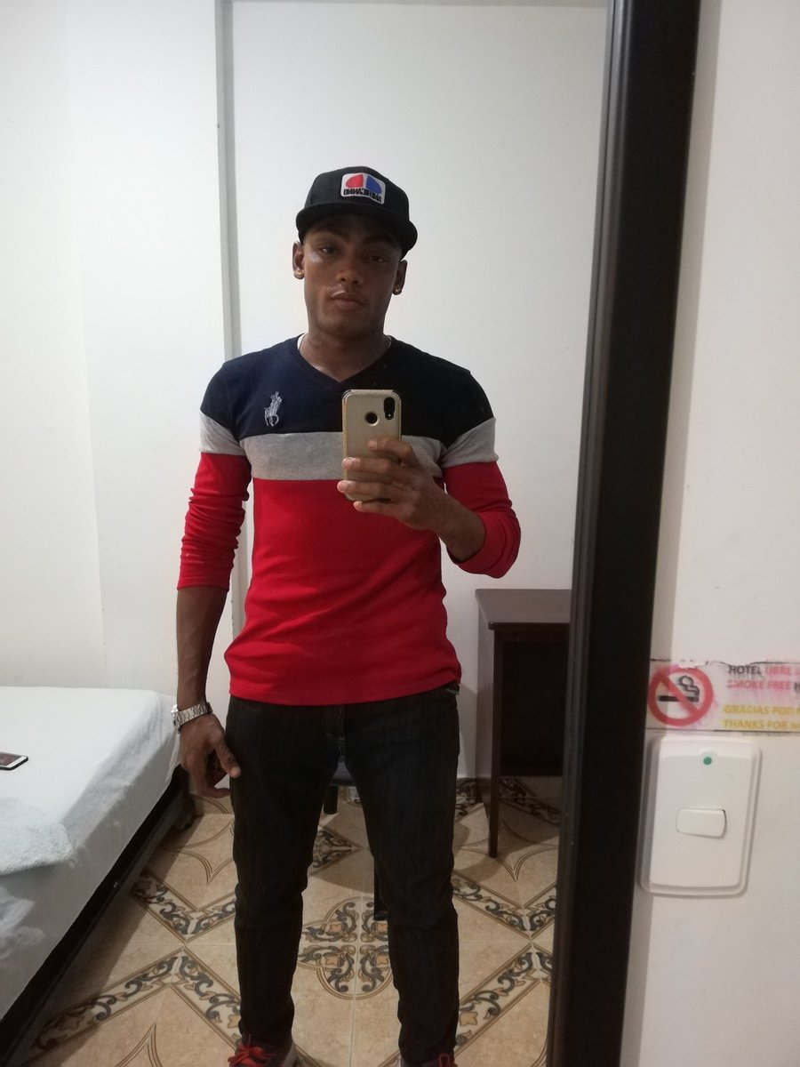 Davidbecerramos's tweet photo. Descansando suave https://t.co/GDMRFzBNjY