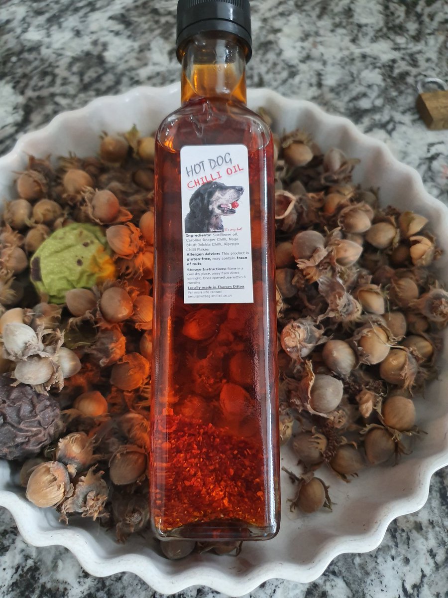 CoHotdog's tweet photo. #bottled #sorted not to sure on these labels, may require a rework but il use these for this batch! https://t.co/Pi1CbJ2YEG
