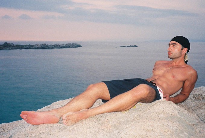 Head in the clouds https://t.co/iYECu9Gh40<a href="/tag/kylieminogue"class="tags"><span>#kylieminogue</span></a>