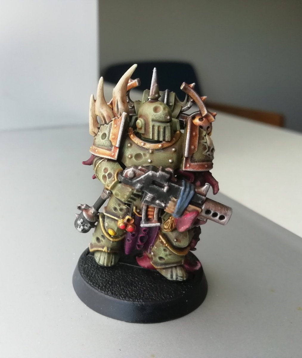Joseph38456086's tweet photo. Plague marine painted 9 more to go! 
#warhammer40k #40k #plaguemarines #nurgle #tabletop #miniturepainting #figurepainting #painting #modelpainting #wargaming #hobby #minipainting #scifi #gamesworkshop #spacemarines https://t.co/LaMEK2tsiz