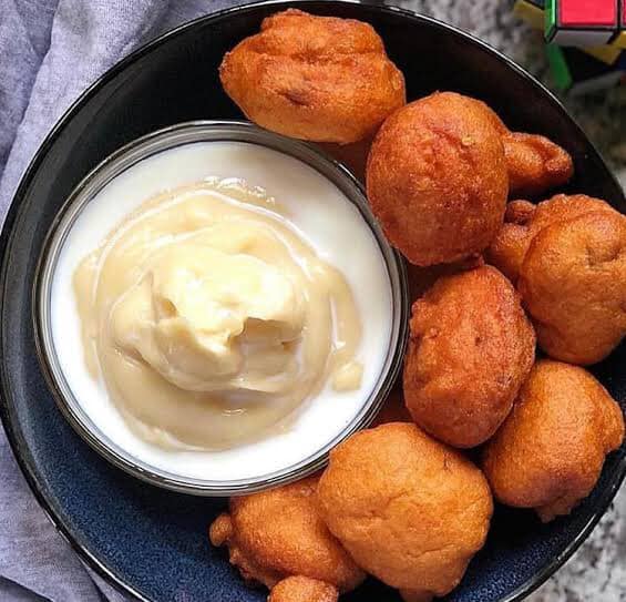ClassicFM973's tweet photo. It’s #FoodAndHome With @PresidentZibby on #SaturdayFiesta!

Which of these represent breakfast in your home on a weekend?

A ~ Akara &amp; Akamu 
B ~ Bread &amp; Tea
C ~ Fried Plantain &amp; Eggs https://t.co/6iXLgwwfbU