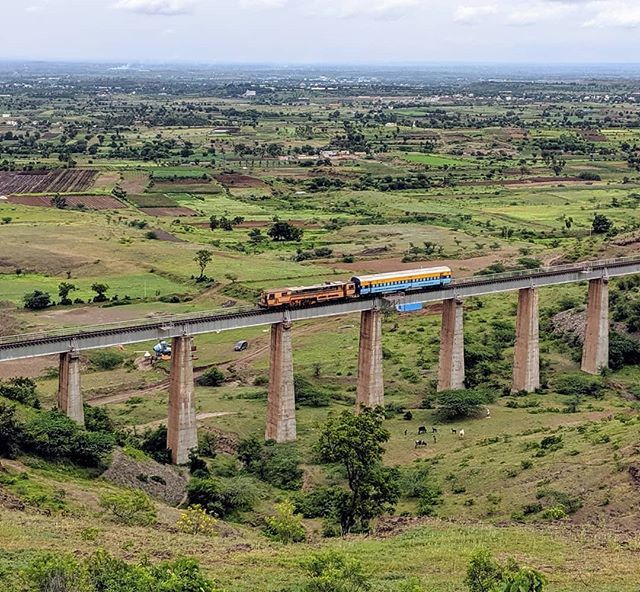 kotram's tweet photo. Never realised that watching trains go over a bridge (viaduct) can be so satisfying. We were on a short trek in a remote place, right next to a section where there were many railway bridges. The bridges and the trains made for a very pretty sight. 
#waso… https://t.co/vKWoItdN7F https://t.co/lWF9LmNI7F