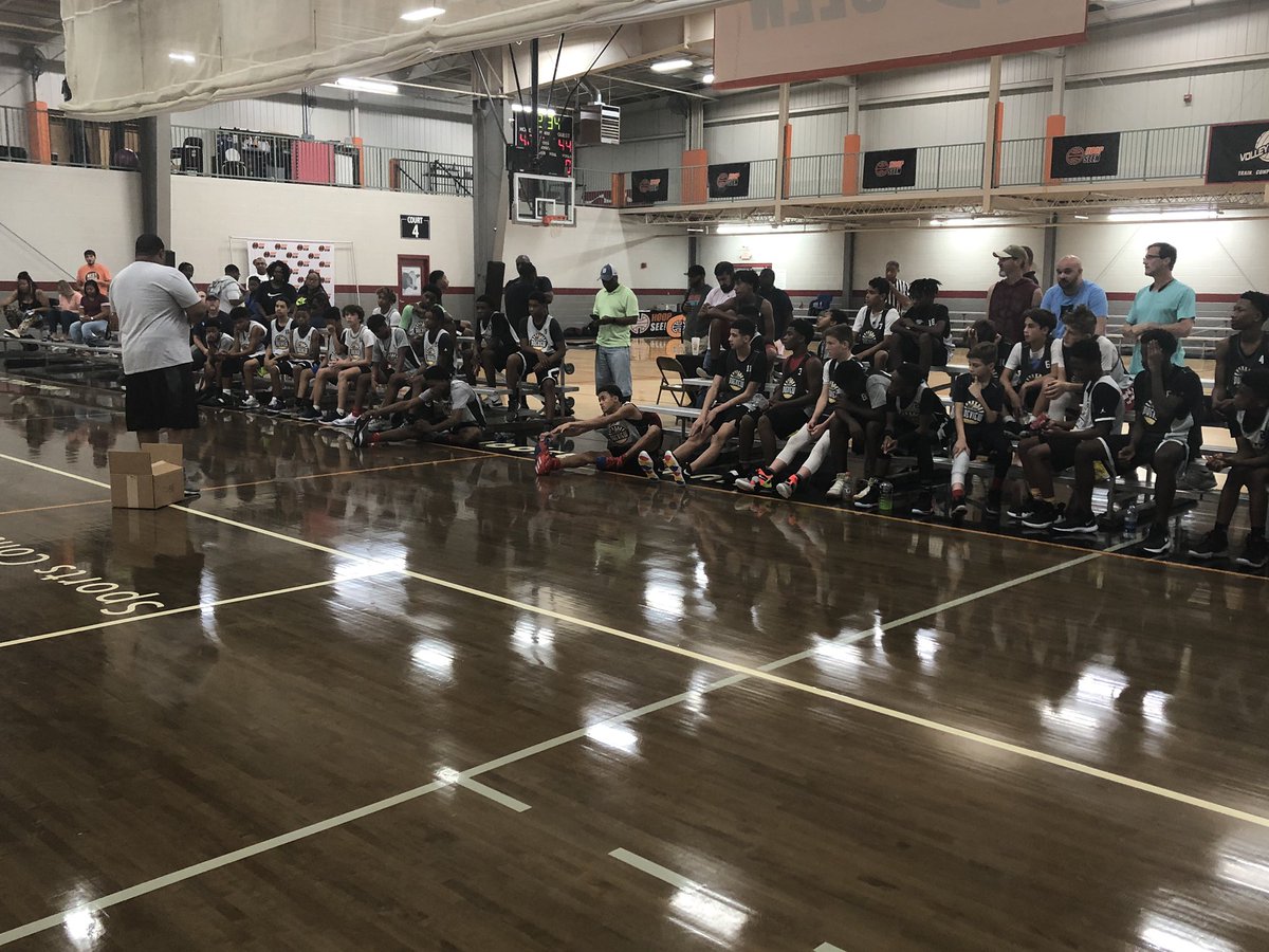 HoopSeenGA's tweet photo. Our guy @TaiYoungHoops is leading the way during the Q&amp;A session with Parents/Players. https://t.co/VRx19pyusM