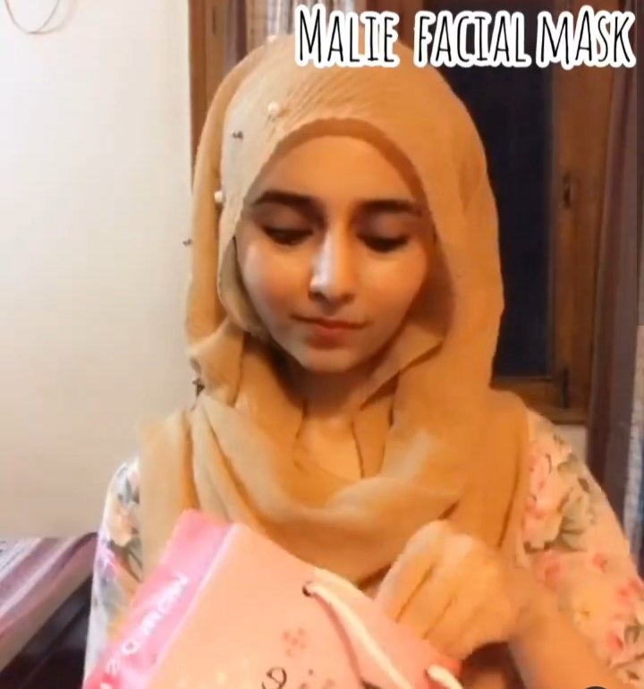 aliqasim's tweet photo. Our Trending Shark's Beauty Blogger Aqsa, gave her video review about KorPak Malie System Face Mask.
#TrendingSharks https://t.co/Avi1987SNB