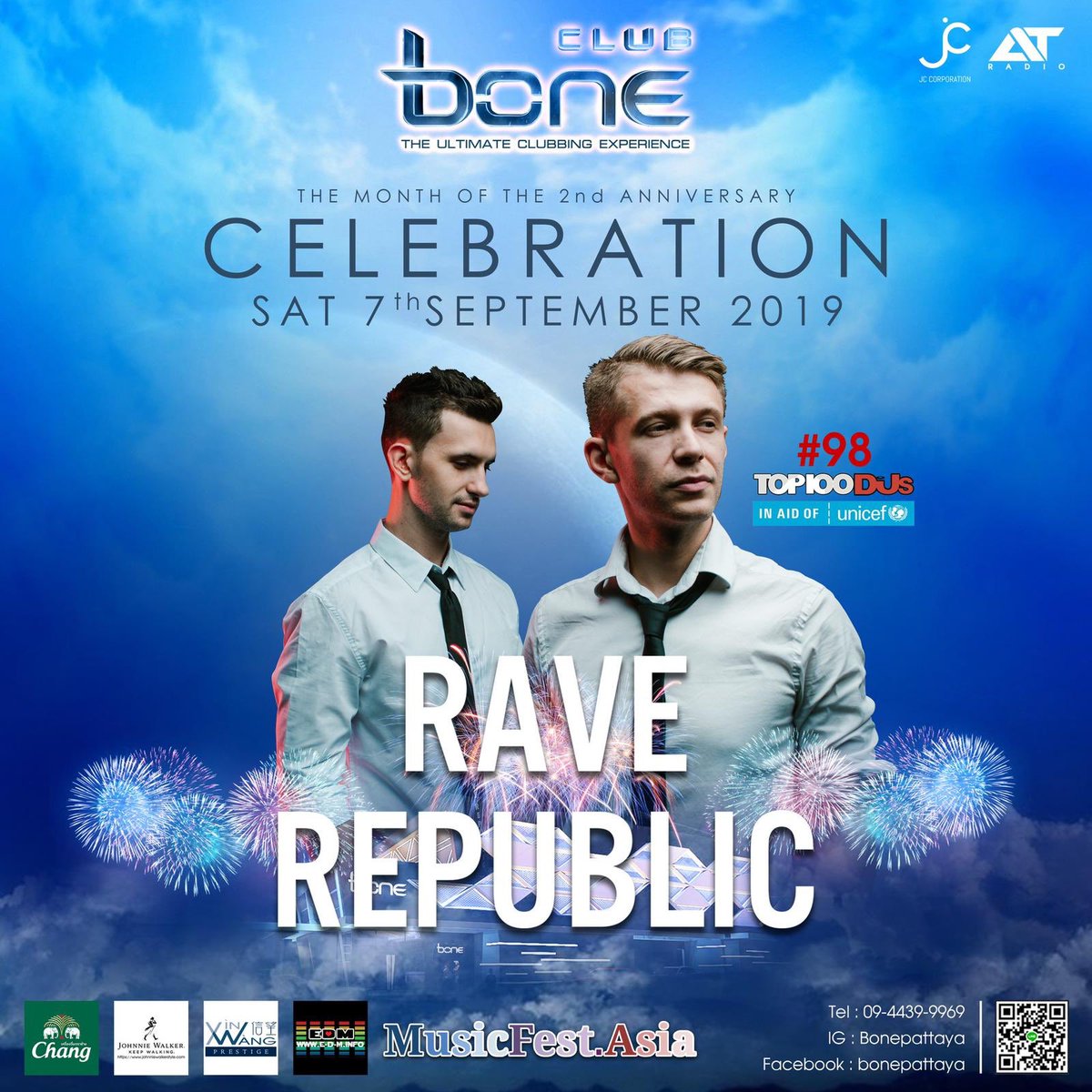 The Rave Republicans are in #Thailand for their first ever show in #Pattaya! <a href="/RaveRepublic/">Rave Republic</a> #ThaiEDM <a href="/XinWangGroup/">Xin Wang 信望</a> #BonePattaya #DJs <a href="/DJmag/">DJ Mag</a> #MusicFestAsia #djmag