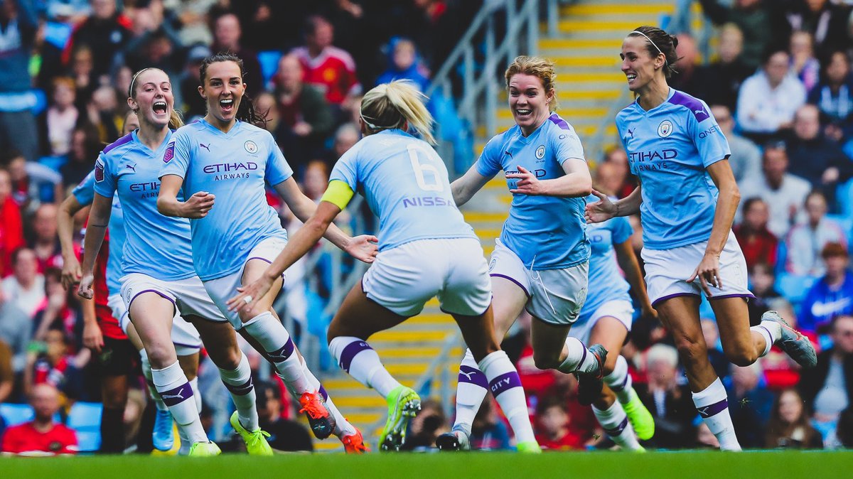 Sporf's tweet photo. 🏟 A record-breaking crowd watched the 1st ever Manchester derby in the @BarclaysFAWSL.

👤 31,213 were at the Etihad Stadium beating the previous WSL record of 5,265.

⚽️ @ItsCarolineWeir scored the only goal of the game as @ManCityWomen beat @ManUtdWomen 1-0. 

👏 Great to see. https://t.co/GACxjbKUKM