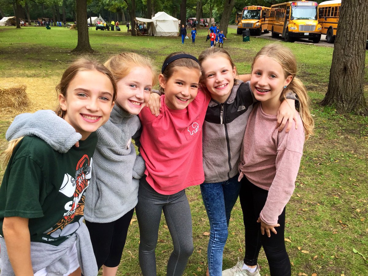MrRoscoe5th's tweet photo. Our 5th graders enjoyed transporting back in time to the 1700βs and 1800βs on our field trip to Columbia Woods! #OgdenAvenuePanthers #historymadefun https://t.co/PsLSEqkybX