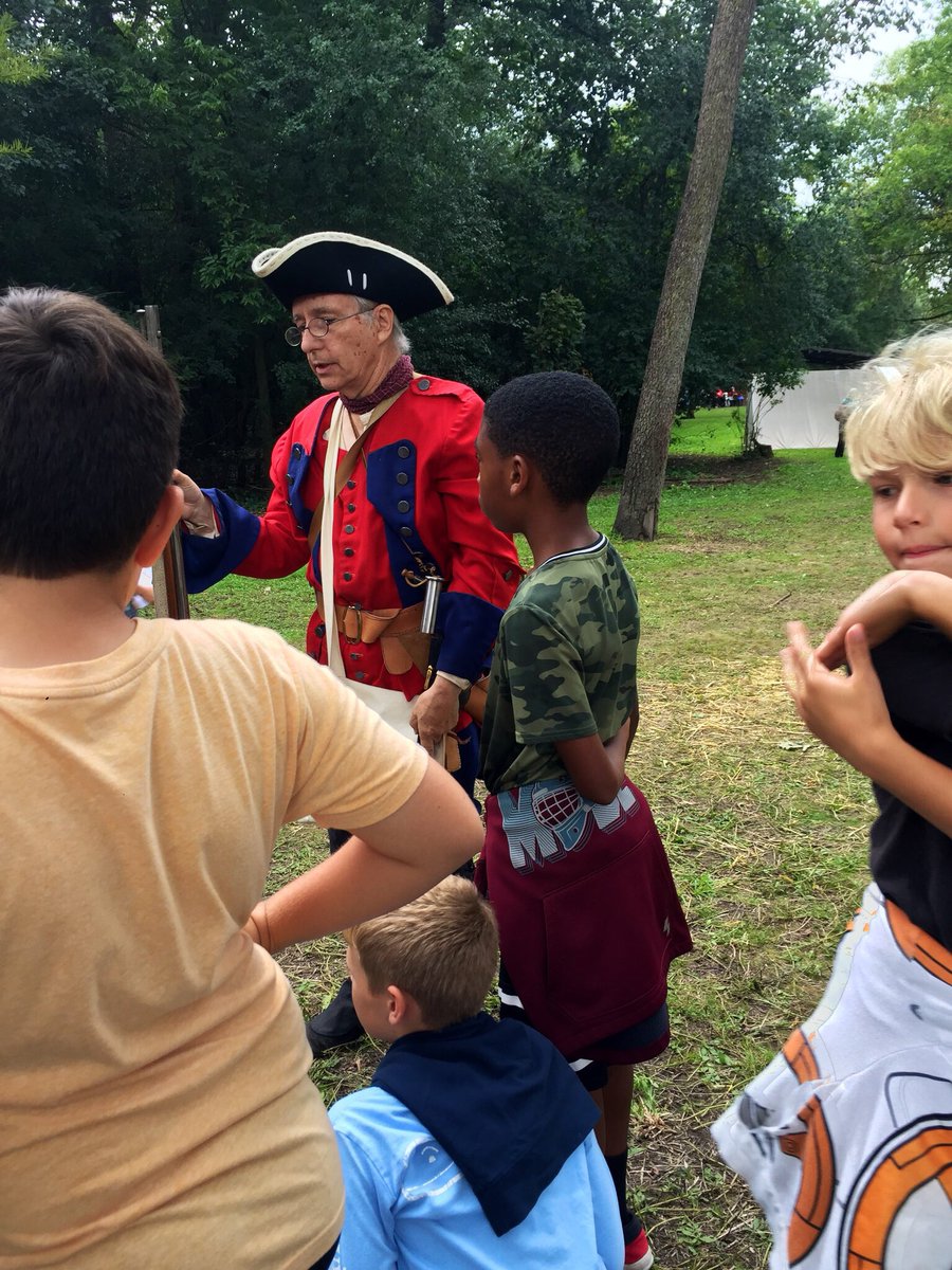 MrRoscoe5th's tweet photo. Our 5th graders enjoyed transporting back in time to the 1700βs and 1800βs on our field trip to Columbia Woods! #OgdenAvenuePanthers #historymadefun https://t.co/PsLSEqkybX