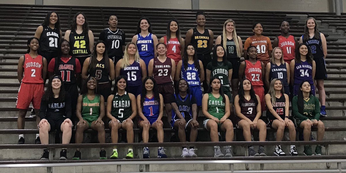 Our girl <a href="/KieundriaDorsey/">Kieundria Dorsey</a> repping your Lady TBIRDS at the SAAABC photo shoot! #WEAREWAGNER