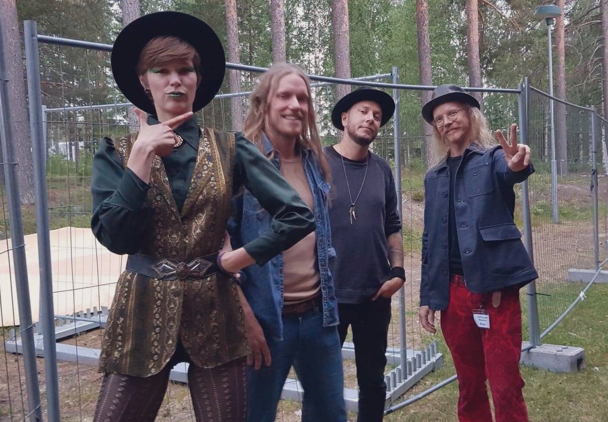 Kingnomadband's tweet photo. •Kingnomad 2019•
Why is the new album taking so goddamn long?!?!
Read all about it on our FB page.
•
•
#kingnomad #ripplemusic @RippleMusic #albumIII #psychedelicrock #spacerock #progressiverock https://t.co/Evr5HLuSRT