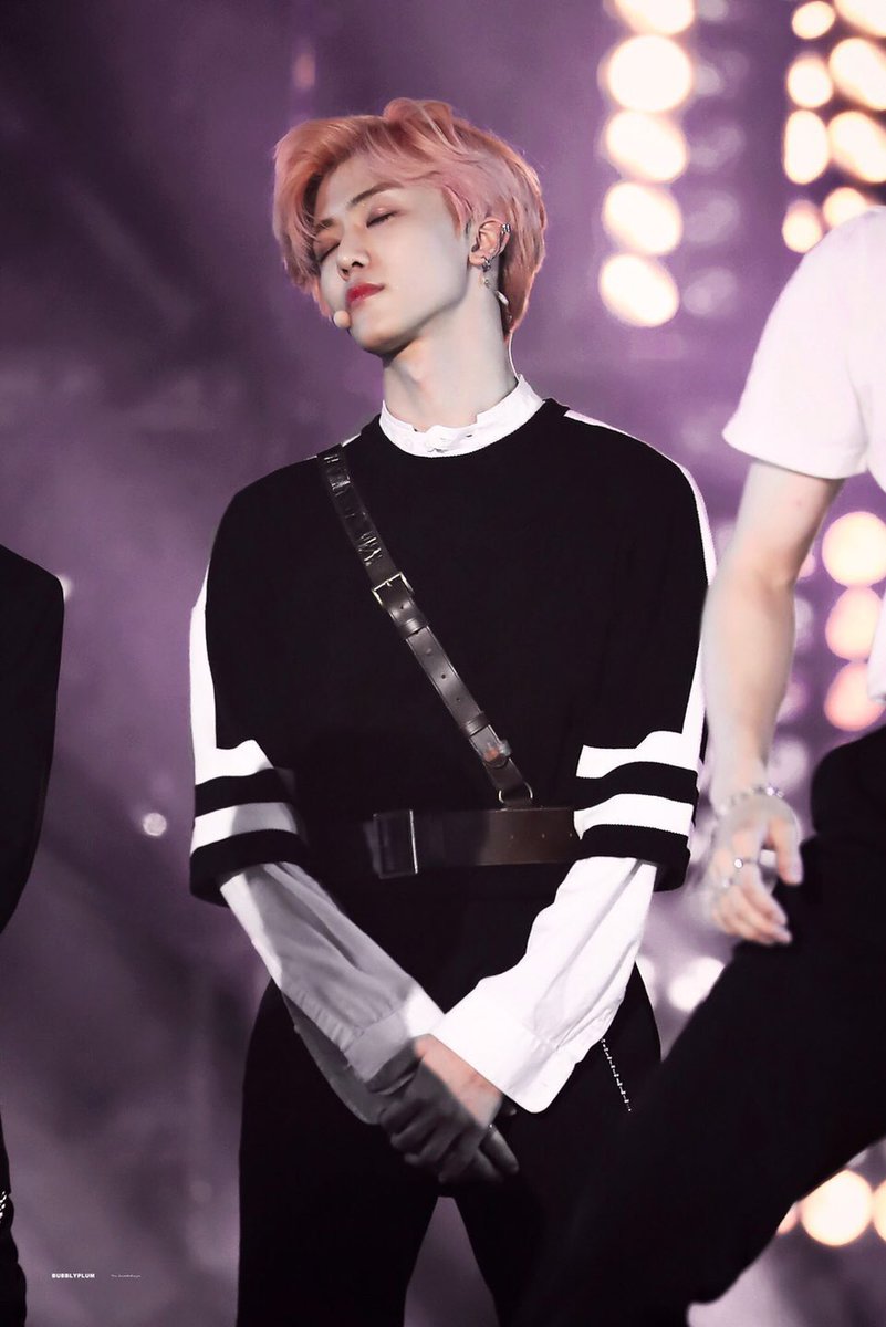 Mé 메이씨 • 💜 tweet media