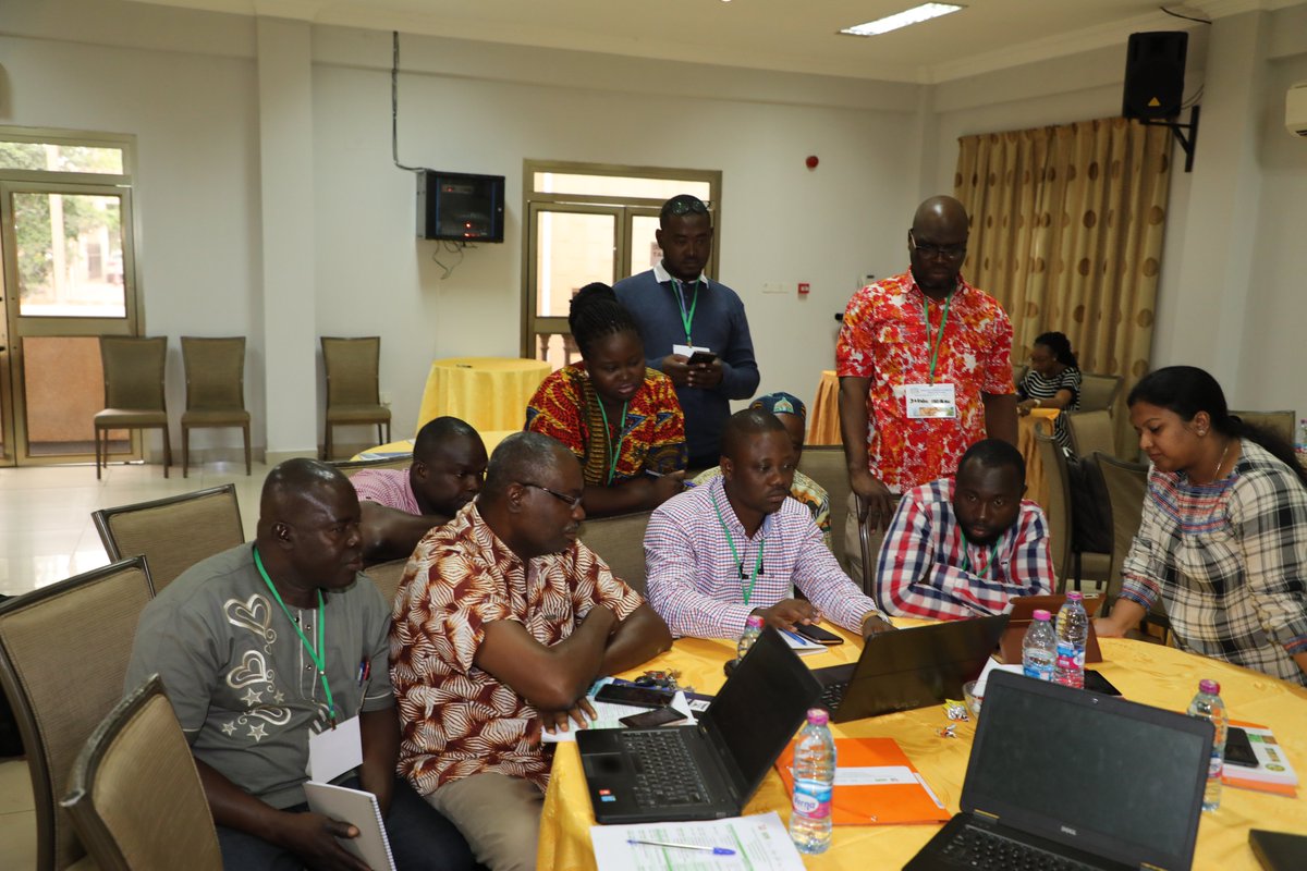 AvisaProject's tweet photo. 2nd day of the Enabling access to quality seeds through #Digital Seed Catalogue and #SeedRoadmap workshop in Accra-#Ghana organized by #ICRISAT through #AVISAProject. Participants learn to know the Seed Roadmap platform. Pratical session  all the day. @ihubICRISAT @ICRISAT @SNag_ https://t.co/DK847Wwbh2