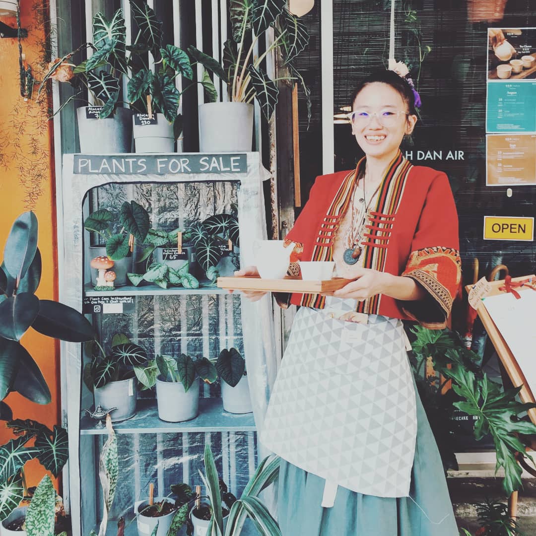 I started a new healing journey at  https://instagram.com/tanah.dan.air?igshid=2j72e24lzlb3I still draw, but I found a new hobby, appreciating tea.From regular customer, I am now an apprentice, learning about tea, and research about benefits by my own.If you wanna try artisanal tea, do visit us!