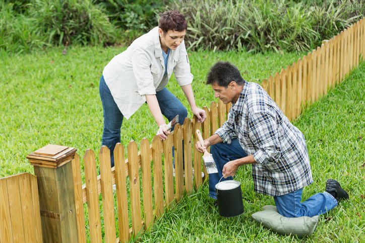 HealthyFla's tweet photo. As you start neighborhood clean-up efforts this weekend, remember to help neighbors who may require special assistance - elderly people and individuals with access or functional needs. #BeAGoodNeighbor https://t.co/TpAGODF3BF