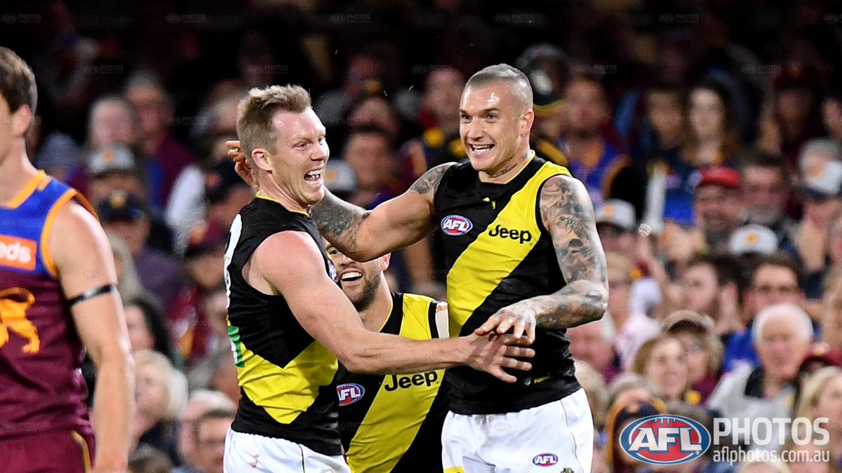 AFL's tweet photo. FT: @Richmond_FC 18.4 (112) defeats @brisbanelions 8.17 (65).

#AFLLionsTigers #AFLFinals https://t.co/ekQBlG4sqU