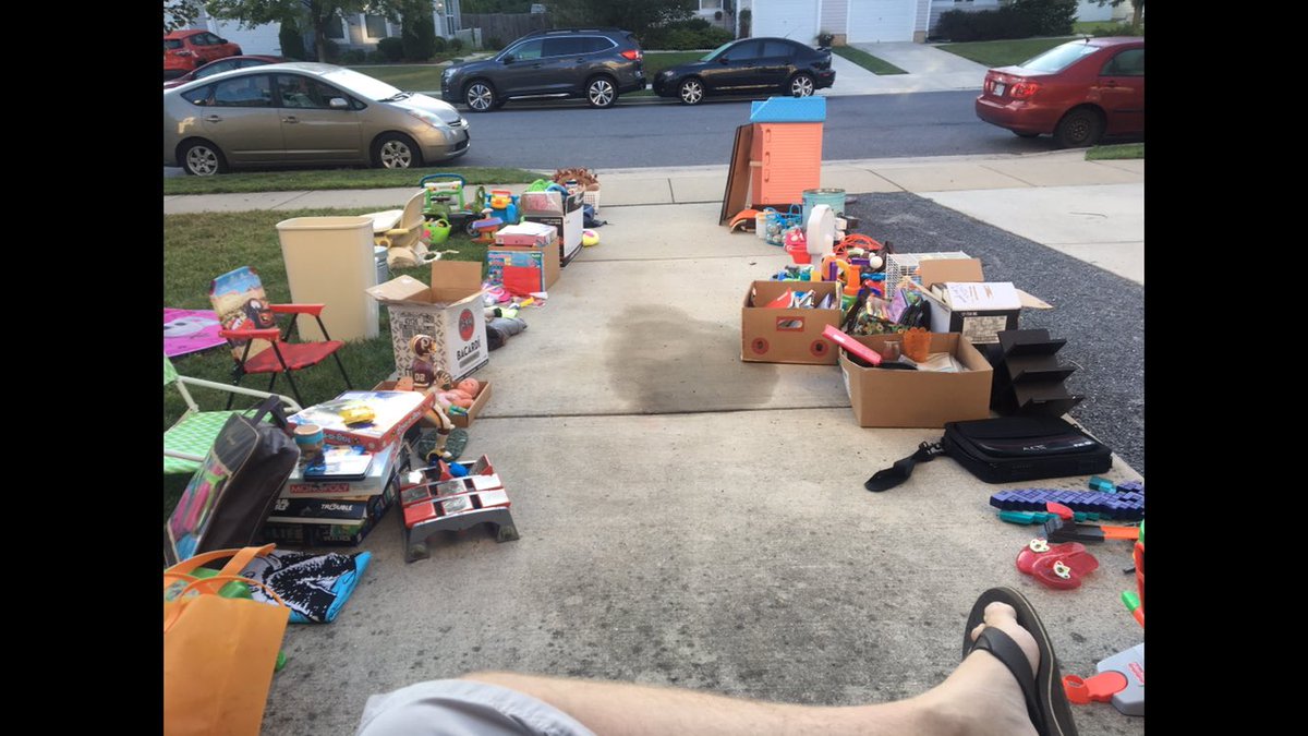 NotYetAKing's tweet photo. I know what it’s like working at most malls in 2019. Glad we set up at 6:00a.m. So that all our stuff could get some outside time... The squirrels are at least enjoying the company. #yardsale #mostlyjunk #embaressingdrivewaystain https://t.co/seHVcF833d