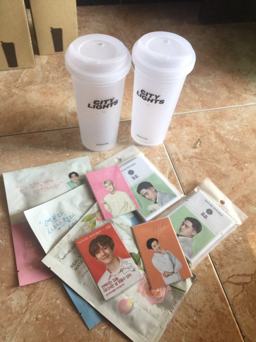 kyongdamie04's tweet photo. WTS/ HELP RT] 
1.EXO PHOTOCARD NATREP 

2.TUMBLR BBH CITY LIGHTS BY DOUBLEEIGHT_ 
Semua barang READY siap kirim bisa shopee 

@EXOtradeINA @EXOL__TRADEINA @Exotradebuysell @exotradekpop @EXOtradeINA @INAKpopTrade #Trade #wttexo #exotradingina #exotradeina https://t.co/eFa4fStXq7
