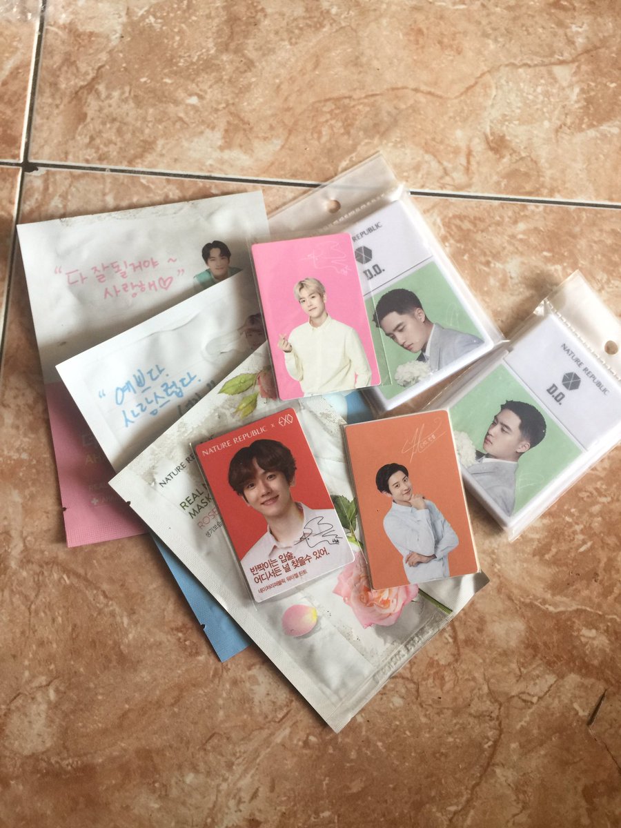 kyongdamie04's tweet photo. WTS/ HELP RT] 
1.EXO PHOTOCARD NATREP 

2.TUMBLR BBH CITY LIGHTS BY DOUBLEEIGHT_ 
Semua barang READY siap kirim bisa shopee 

@EXOtradeINA @EXOL__TRADEINA @Exotradebuysell @exotradekpop @EXOtradeINA @INAKpopTrade #Trade #wttexo #exotradingina #exotradeina https://t.co/eFa4fStXq7
