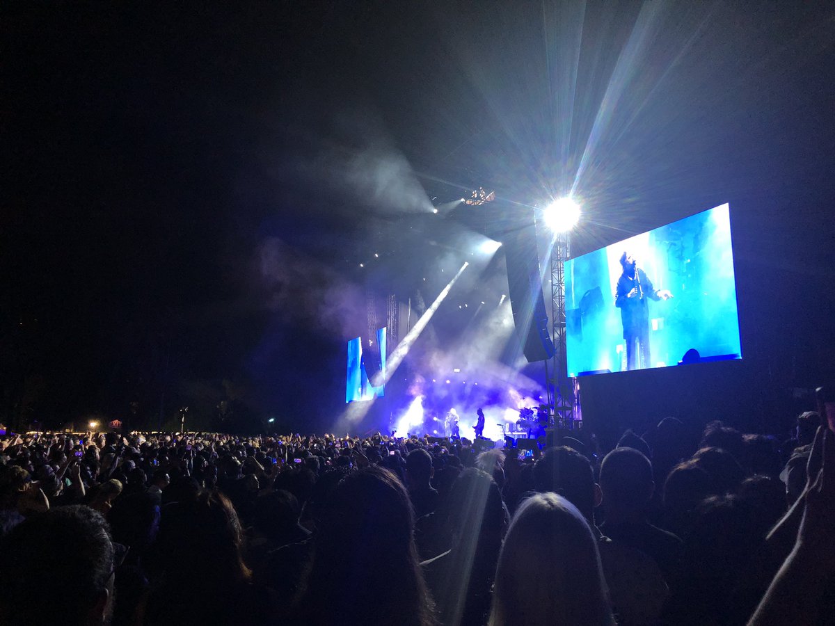 MusicMedPodcast's tweet photo. #pasadenadaydream was cool and stuff @deftones @thecure @PIXIES #deftones #TheCure #pixies #robertsmith #chinomoreno https://t.co/xGpyOlA2Sj