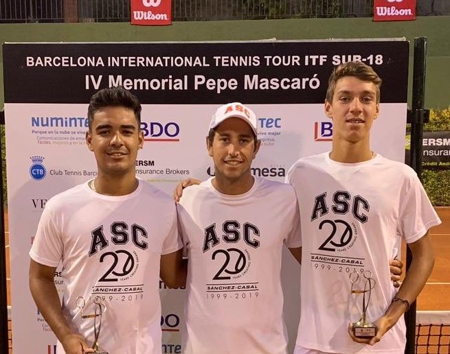 EmilioSVicario's tweet photo. @sanchezcasal player #DamienLaporte- and @ASCFlorida player #giulioperego winners ITF4 with Travelling coach #ASC360system Andres Garriga. ASC in 4 sites, one system, one family #ASC20years. Proud and inspired by our people https://t.co/3iCrvOKVaA