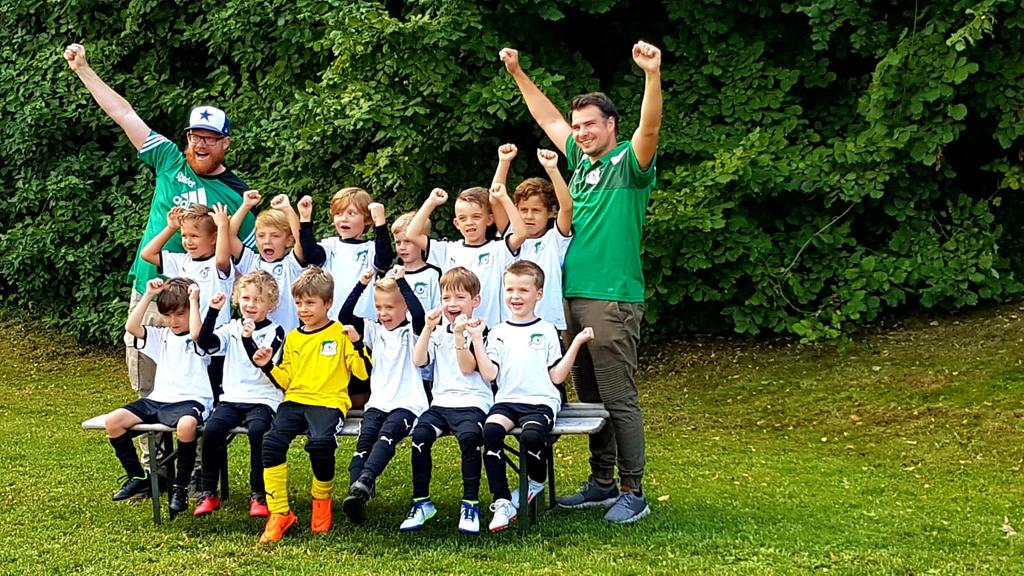 Gonzberg's tweet photo. Erstes Bambini Spiel 👏 https://t.co/DaXPITp3Wn