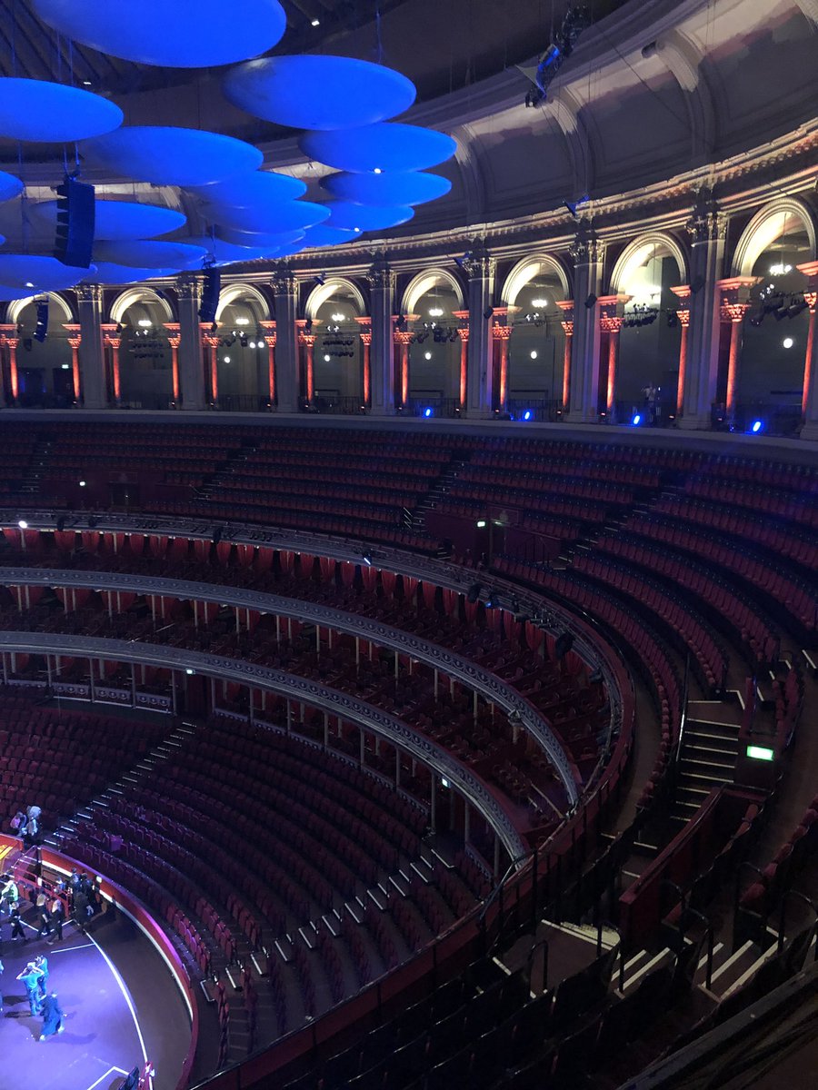 JackieFearon1's tweet photo. Rehearsals #inthenameoftheearth @bbcproms @HackneyEmpire #communitychoir #HECC https://t.co/OyUS3pBjlX