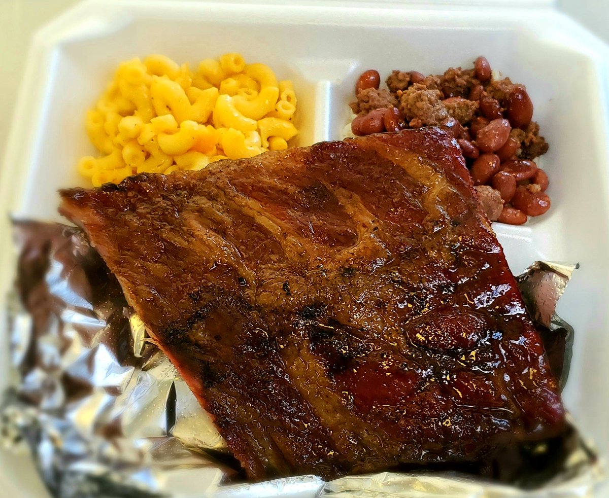 DaddyWeav's tweet photo. @GrannyWeavs will be at hime depot 11 3 off north 27th. Let us put the "soul" in soul food for you #bestfriedchicken https://t.co/RJUiq86oeD