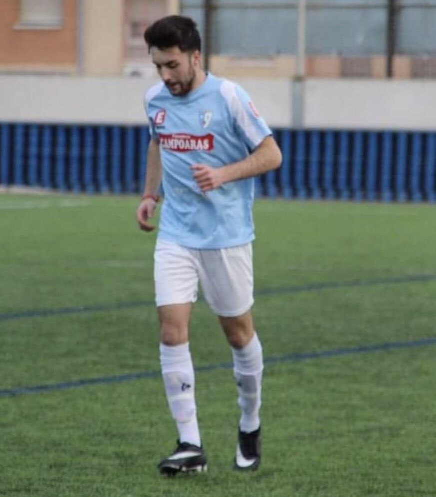 Antonio Jesus Molero Maillo “Molero” formará parte de nuestra plantilla para esta temporada! 
Jugador con mucho recorrido en banda, comprometido con el equipo y muy luchador!
Encantados de tenerte y bienvenido a tu nueva casa! ⚪️💚⚪️