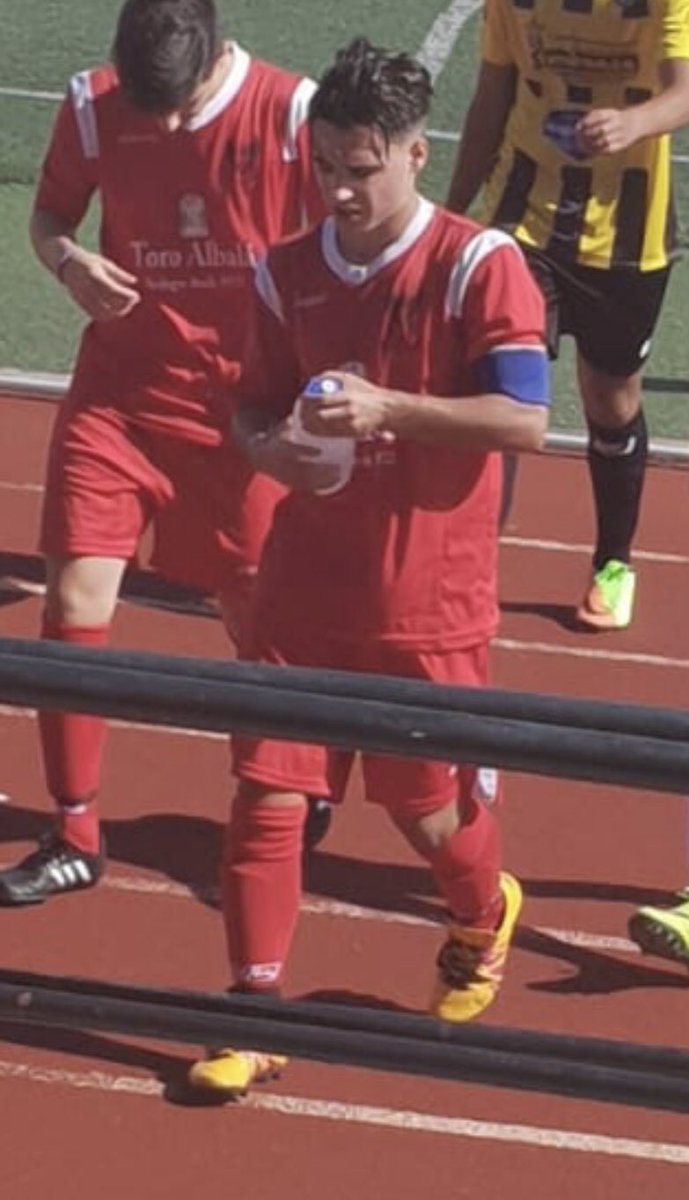 Antonio Manuel Flores Garcia “Antoñiki” sube esta temporada del juvenil al equipo senior, jugador al que le tenemos puesta mucha ilusión por ser una de las perlas del fútbol de nuestro pueblo.