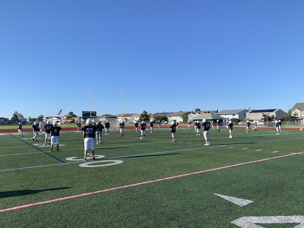 CoachGattusJFK's tweet photo. Home Scrimmage 9:15 am 
vs North Shore HS #huntsuccess https://t.co/jQkc2KyqHP