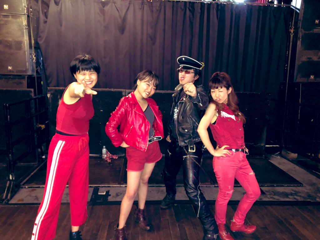 s13LetsRockJett's tweet image. 渋谷チェルシーホテル、Let's Go's ワンマンライブに行ってきたゼ‼️
同世代のバンドが輝く姿はめちゃくちゃカッコいいし、嬉しい。
負けてられないゼ‼️

⚡️JETT ROLL⚡️

（来年のどっかでLet's Go'sとなんかやるかもしれないので、お楽しみに）

#letsgos  #jettroll #jettbrothers