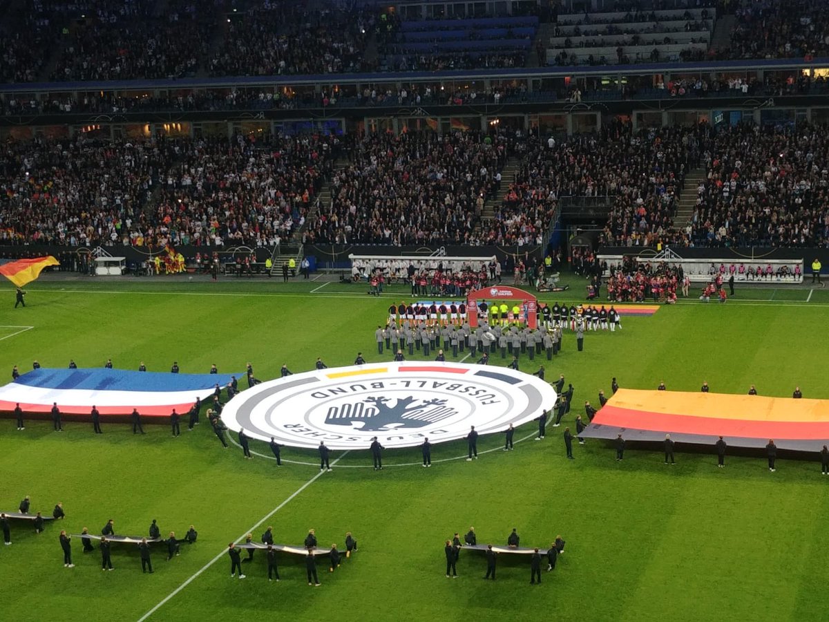 Nog nagenieten van geweldige avond in Hamburg: Duitsland-Nederland 2-4. Zeldzaam mooie voetbalavond om live bij te zijn!