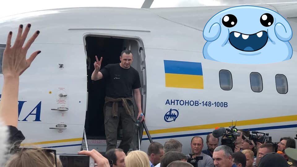 pussyrrriot's tweet image. Political prisoners Oleg Sentsov and Alexander Kolchenko finally exchanged and now landed in Ukraine! ✊️✈️🤘