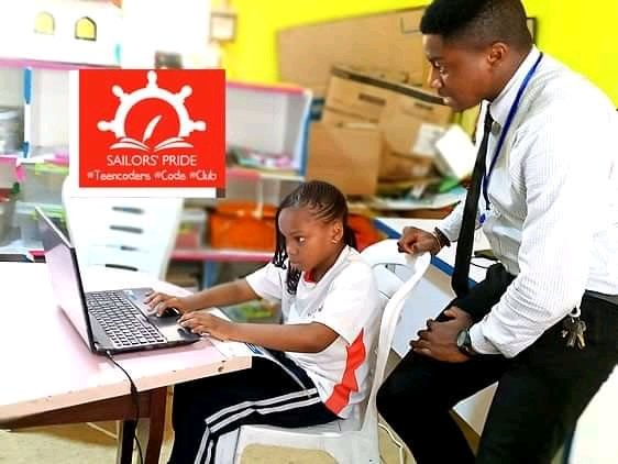 umazhy's tweet image. Let them do it on their own and improve their cognitive skills. Smart Girls code 😍😍. #TeenCoders #PHcodeFirst #girls #weekendcodeclub #Saturday #STEM #saturday #CodeKids