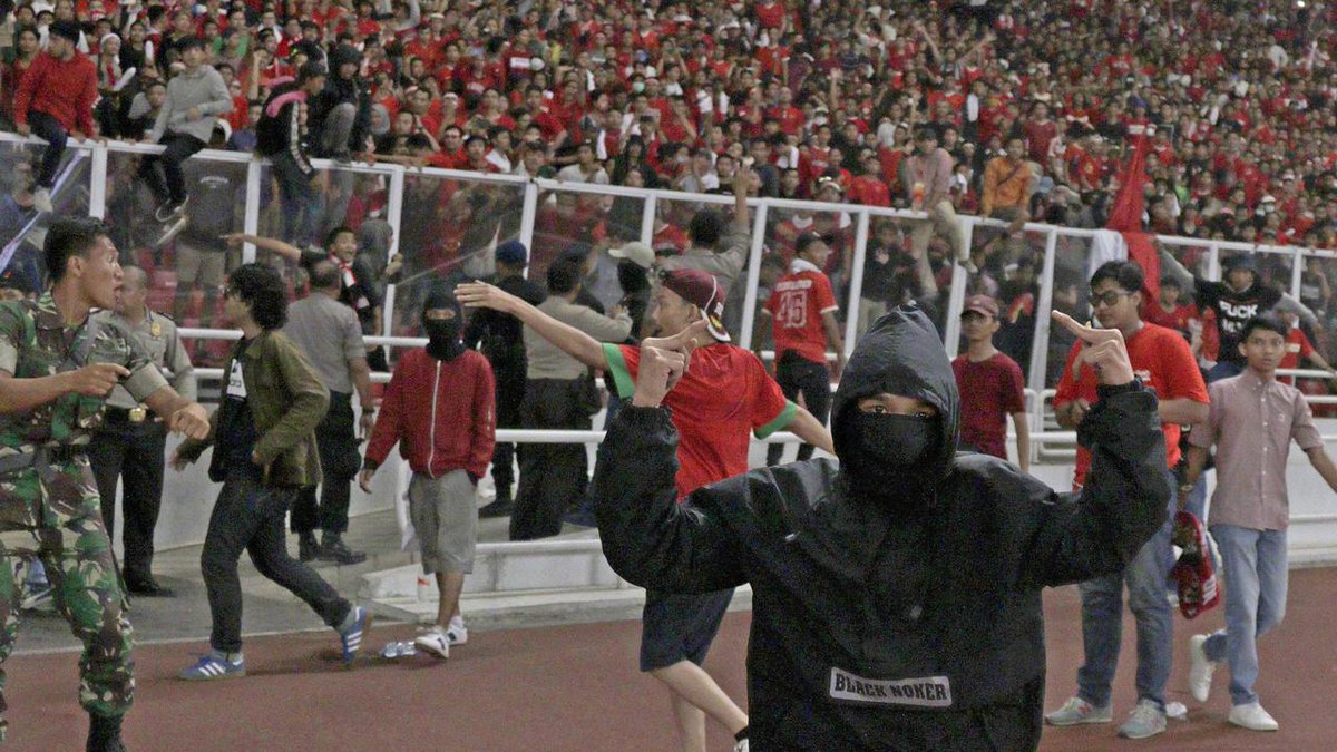 bit.ly/2ZWhXm6 - Resmi, Malaysia Laporkan Indonesia Terkait Insiden Kericuhan GBK