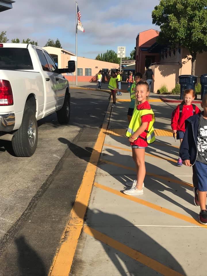 CreekAltamont's tweet photo. Valet is up and running at ACE! So proud of our Student Safety Patrol! @Livermoreschool @CAGreenRibbon @CityofLivermore #SafetyFirst https://t.co/YJZhcraqhK