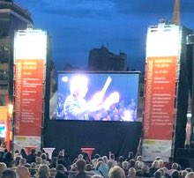 RotaryBonn's tweet photo. Mehr als 50 #Bonner #Rotarier beim #Live-#Stream #Konzert der #Beethovenfestspiele #BONN auf dem #Marktplatz,  #RotaryBonn @bonn #Beethoven @beethovenfestbonn #bthvn https://t.co/xDNixvZCkT