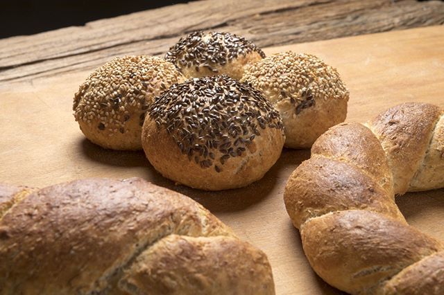 MancinelliGroup's tweet photo. Il pane è il re della tavola e tutto il resto è solo la corte che lo circonda. Le nazioni sono la minestra, la carne, le verdure, l’insalata...ma è il pane che è il Re 🥖🍞👑
(Louis Bromfield)
.
.
"Pane con il lievito madre"...Che aspetti⁉️ Iscriviti su… https://t.co/9MgnfytHE2 https://t.co/2QA0zeqf0V